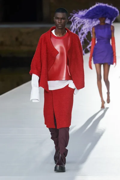 Look 50